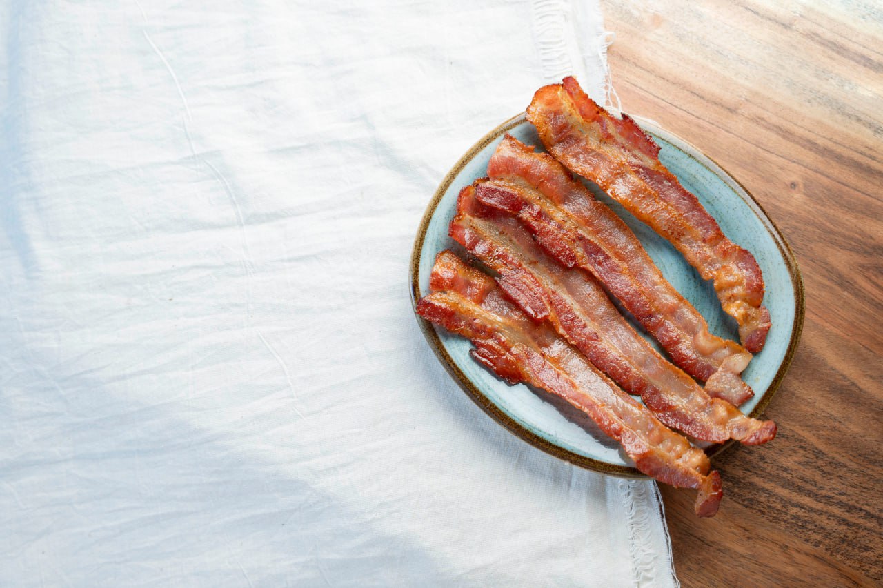 Bacon and eggs near me — Bagel Bin Deli